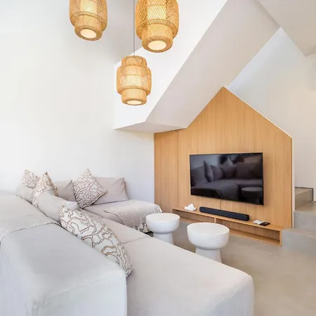 Casa De Stella - New 2Br Luxury Retreat Canggu